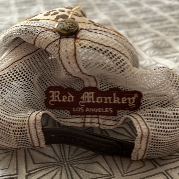 Women’s baseball cap - Picture 2 of 2